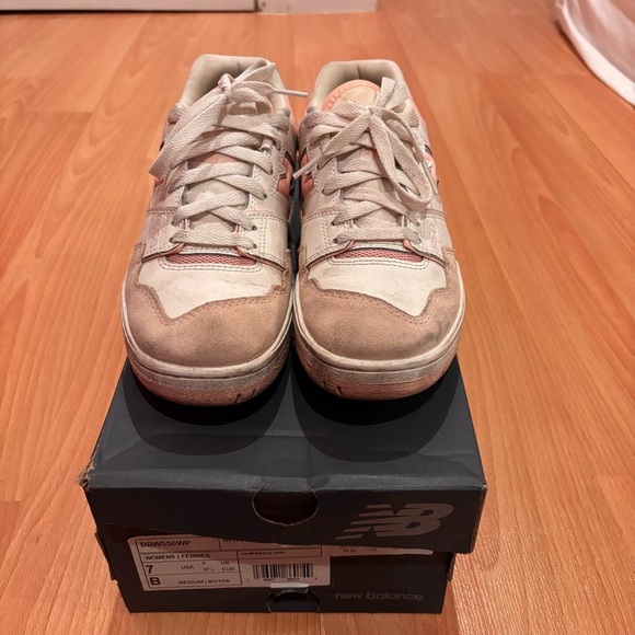 New Balance 550 Women’s Sneakers in Peach Pink and Beige - Picture 3 of 10